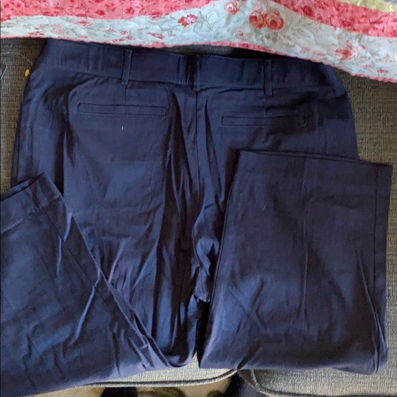 New Navy Slimming Counterparts Capri’s, Size 14 - Picture 3 of 5
